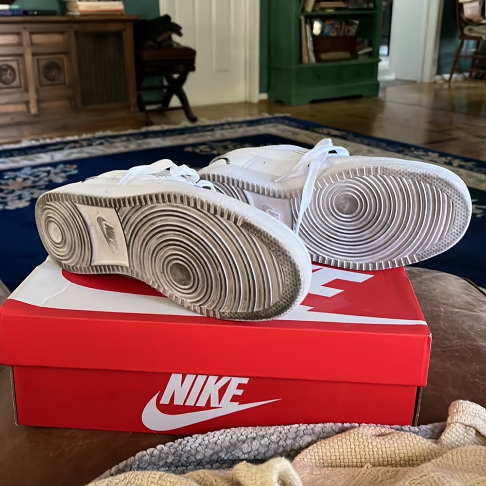 Woman’s Nike Court Vision Lo - Picture 5 of 6